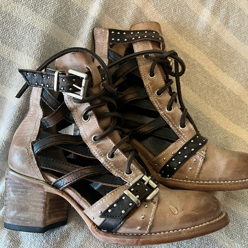 Freebird boots (rare)